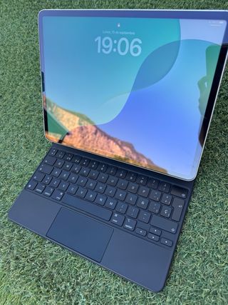 iPad Pro 12.9 4ª Gen Wifi + Celular Plata + magic