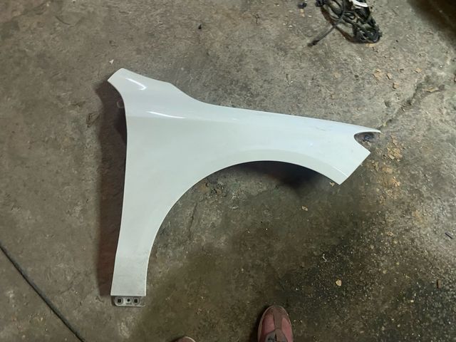 Aleta Derecha Mercedes CLA 2016 Blanca