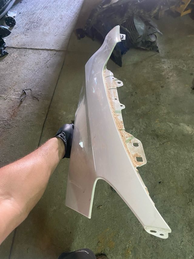 Aleta Derecha Mercedes CLA 2016 Blanca