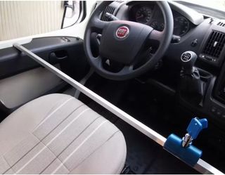 Barra antirrobo IMC para puertas de autocaravana