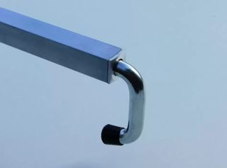 Barra antirrobo IMC para puertas de autocaravana