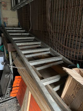 Escaleras metálicas 3m