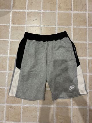 Pantalón corto Nike gris niño Talla L