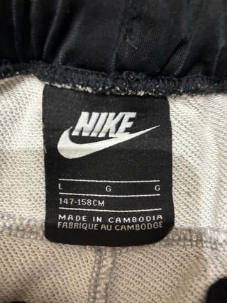 Pantalón corto Nike gris niño Talla L