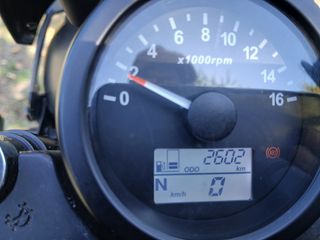 Brixton Flesberg 125cc ABS Estilo scrambler.