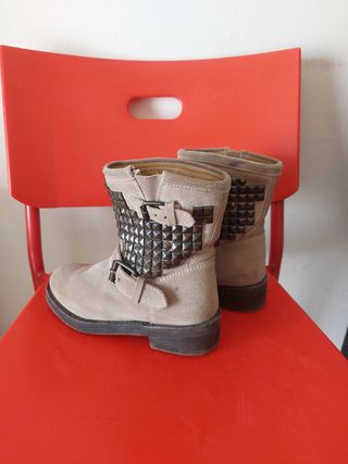 Botines ASH Beige con Tachuelas