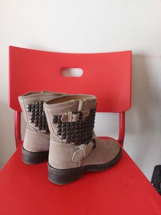 Botines ASH Beige con Tachuelas