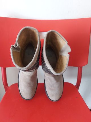 Botines ASH Beige con Tachuelas