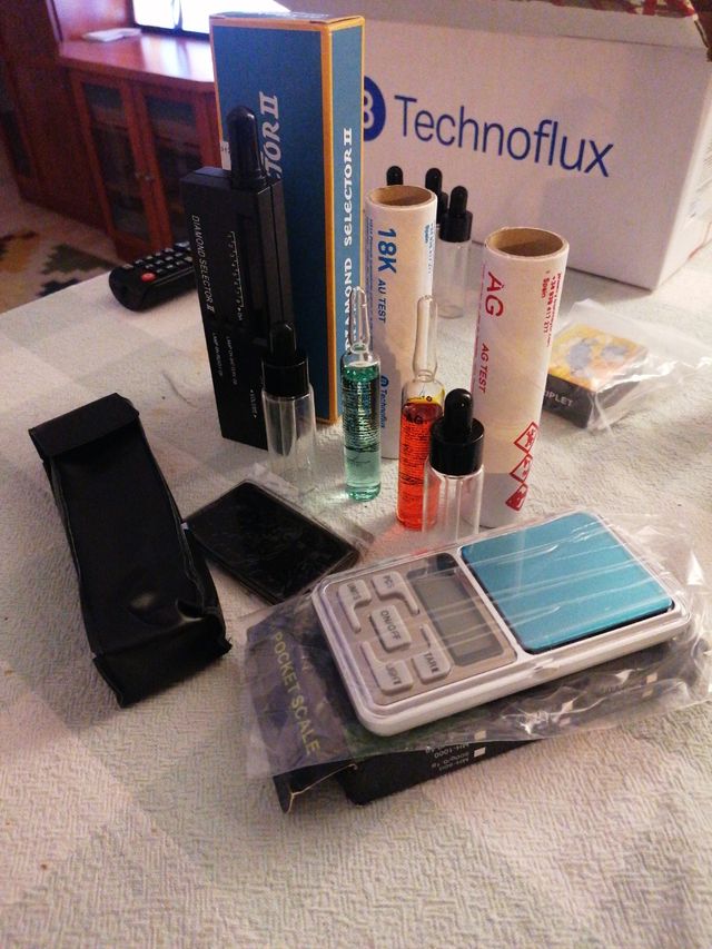 Comprobadores oro, plata piedra de toque y goteros