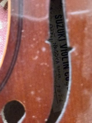 Violín con estuche y arco