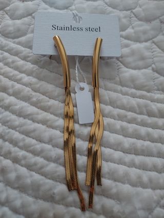 Pendientes largos dorados de acero inoxidable