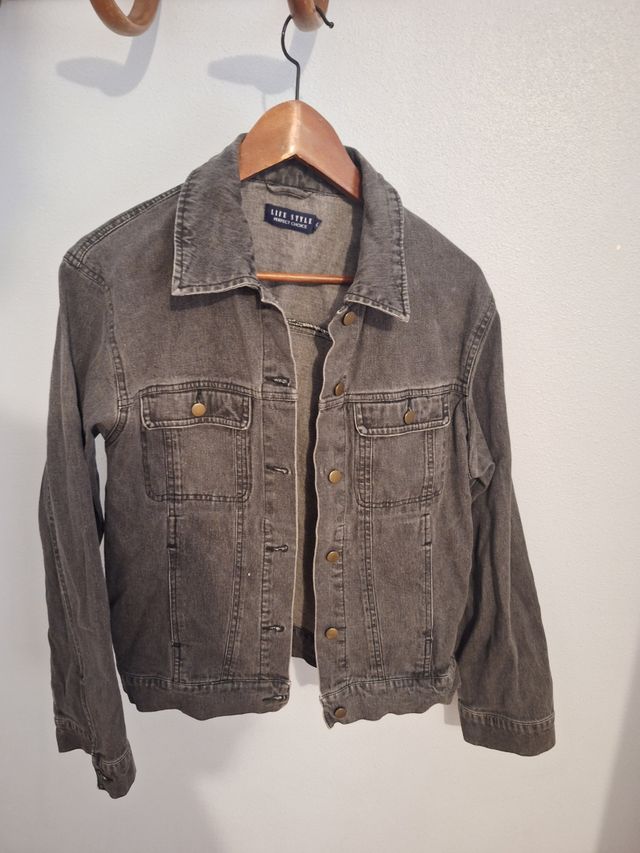 Cazadora vaquera gris