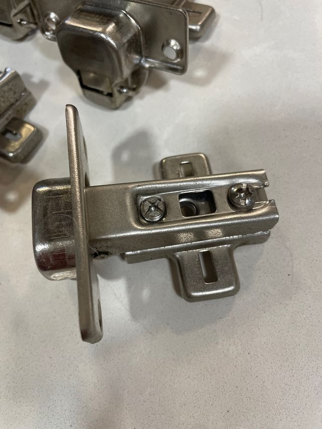 8 Bisagras para Muebles de Cocina