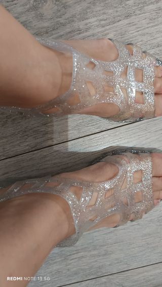 Sandalias romanas con purpurina