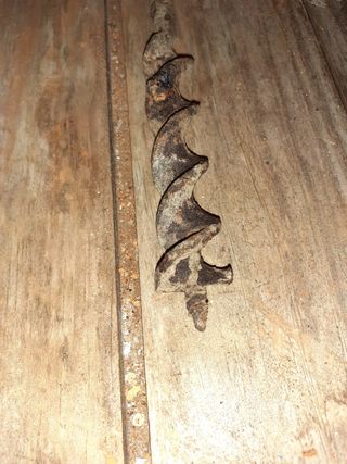 Broca helicoidal antigua para madera ver
