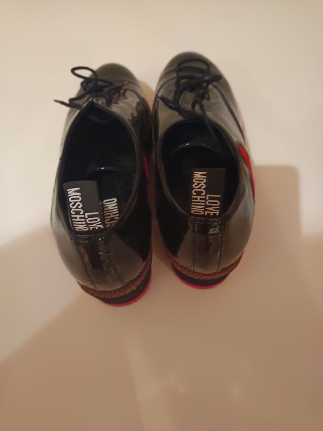 Scarpe Love Moschino nere con cuore rosso