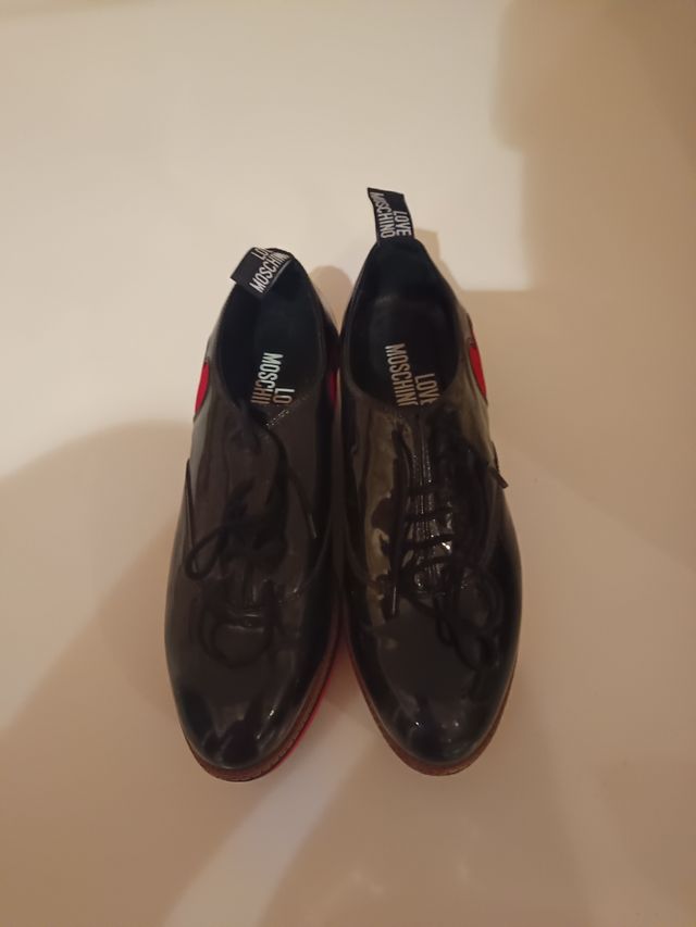 Scarpe Love Moschino nere con cuore rosso