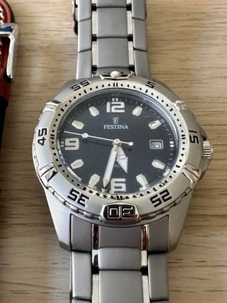 Reloj Festina de cuarzo plateado y negro