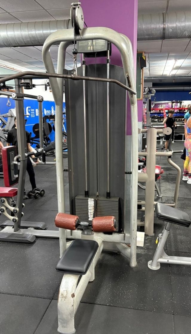 Máquina de jalones para gimnasio