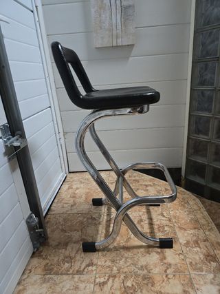 4 Sillas de Bar Cromadas y Negras