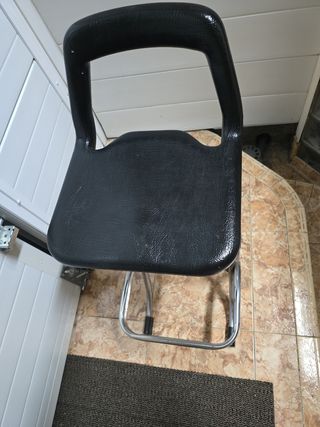 4 Sillas de Bar Cromadas y Negras