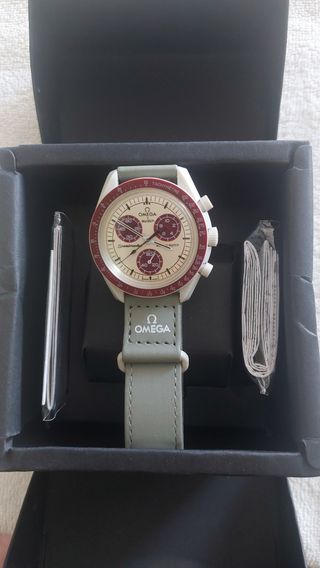 Reloj Omega Swatch Speedmaster Beige/rojo