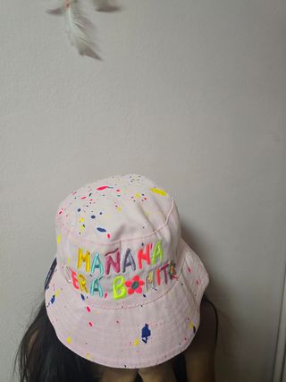 Gorro rosa con salpicaduras Mañana será bonito