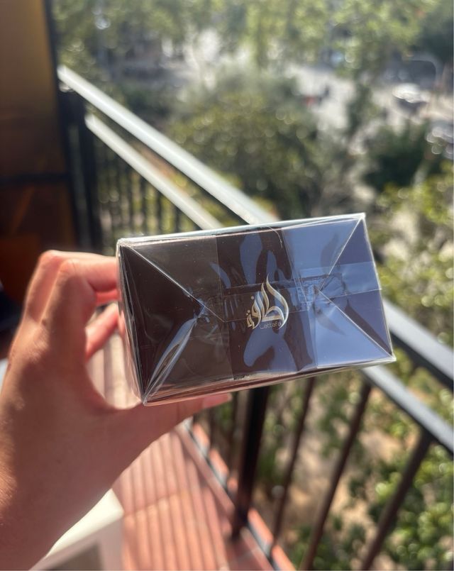 Perfume Lattafa Ana Abiyedh Leather Eau de Parfum