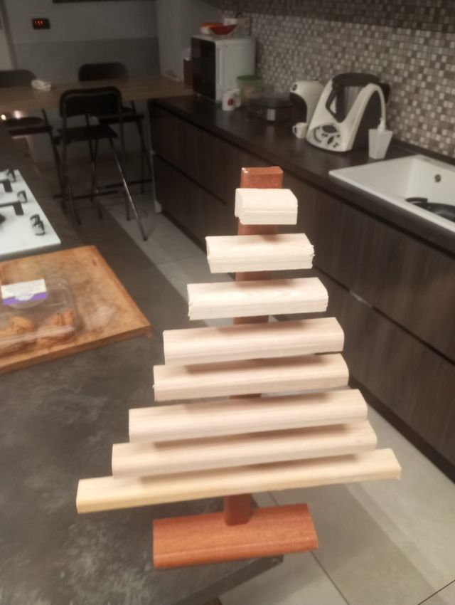 Alberello di Natale in legno fatto a mano