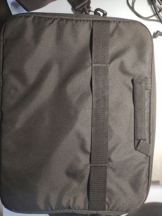 Borsa porta PC Amazon Basics