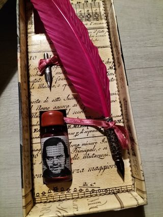 Confezione decoupata su richiesta con pennino