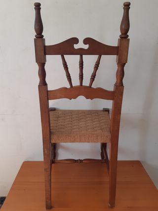Sillas de castaño macizo
