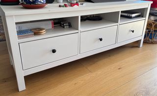 Mesa TV blanca de Ikea