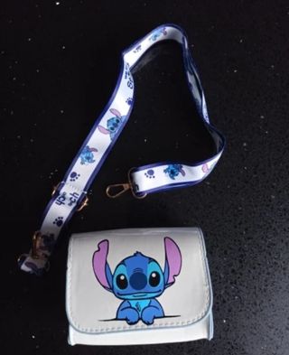 Cartera monedero de piel de Stitch de Disney.