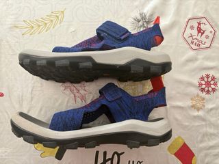 SANDALIAS TREKKING DECATHLON AZULÓN