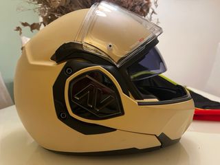 Casco LS2 ADVANT