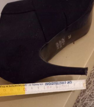 Tronchetto con tacco nero fibbia