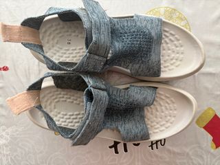 SANDALIAS TREKKING DECATHLON AZUL VAQUERO