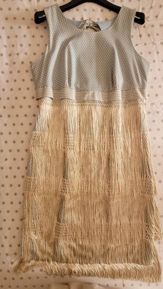 Vestido de fiesta con flecos