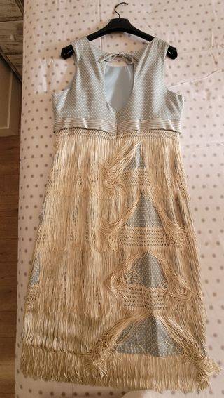 Vestido de fiesta con flecos