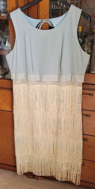 Vestido de fiesta con flecos