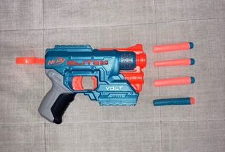 Nerf Volt ELITE 2.0 + 4 Dardos