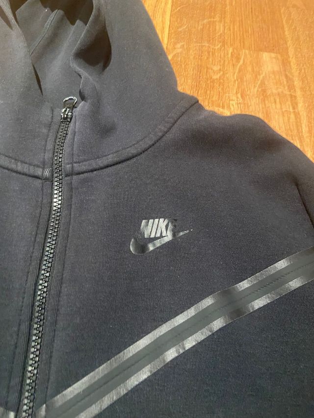 Nike Tech Fleece Negro