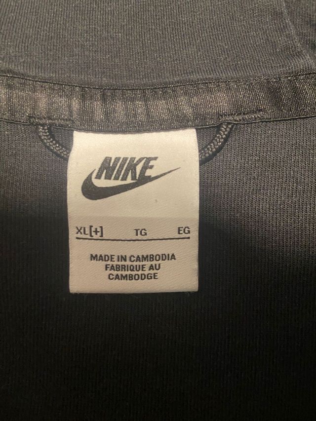 Nike Tech Fleece Negro