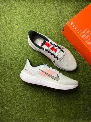 Nike Air Winflo 9 / Blanco - Rojo