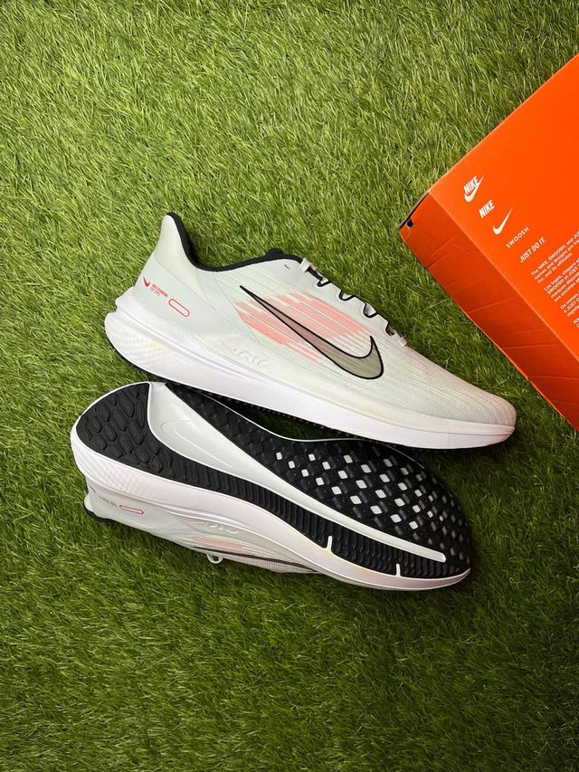 Nike Air Winflo 9 / Blanco - Rojo