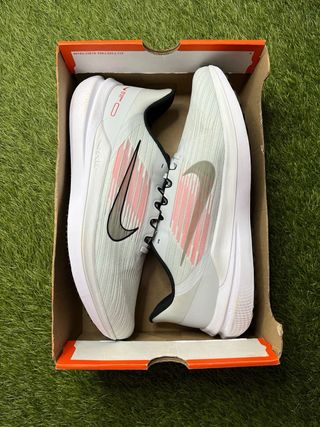 Nike Air Winflo 9 / Blanco - Rojo