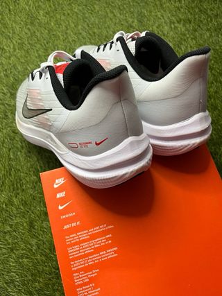 Nike Air Winflo 9 / Blanco - Rojo