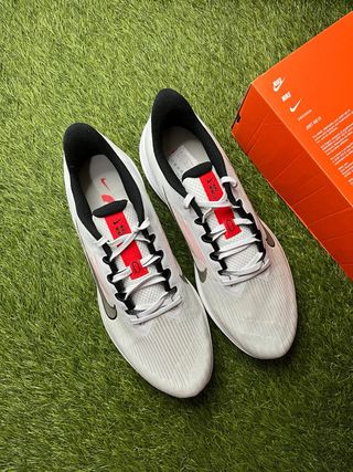 Nike Air Winflo 9 / Blanco - Rojo