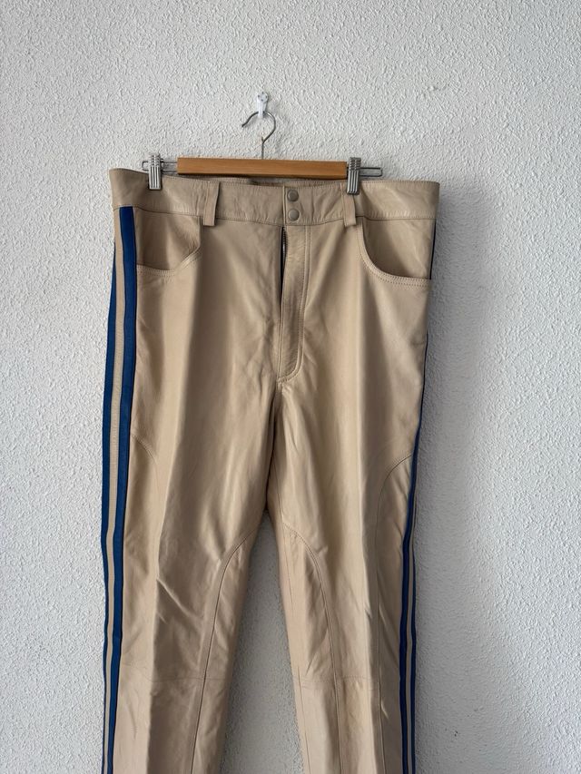 Uniforme Policía Cuero Beige y Azul